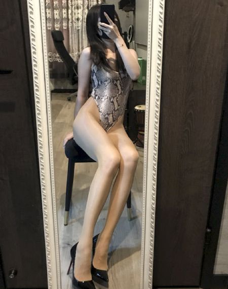 欧美壁纸女生霸气黑白_剧情片影视在线观看