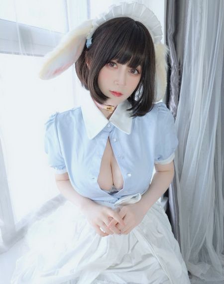 欧美睡裙内衣_BD英语免费在线观看