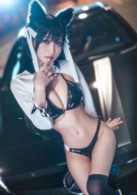 美女视频六房_英文版字幕